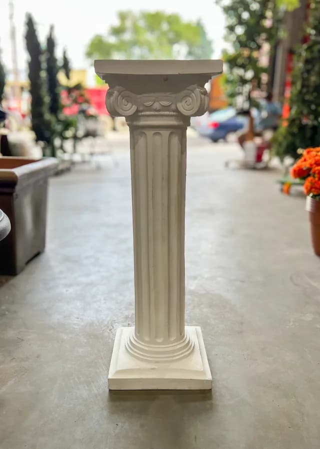 Classical pedestal 03