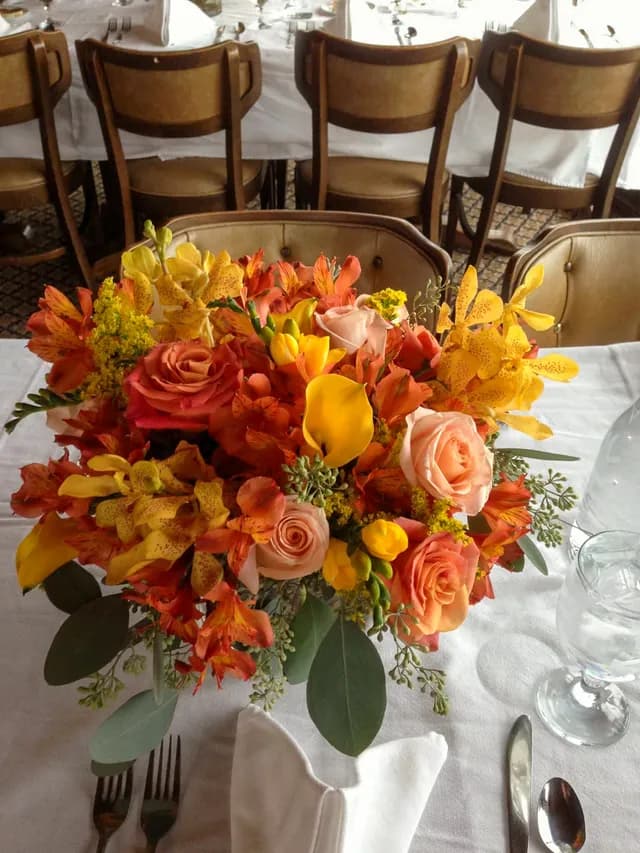 Floral arrangement 19
