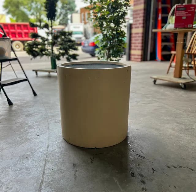 Planter 08