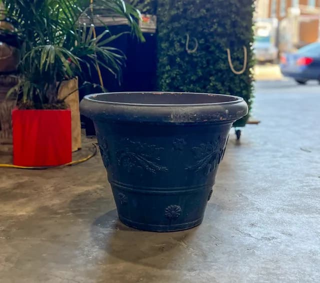 Planter 14