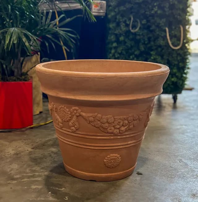Planter 18